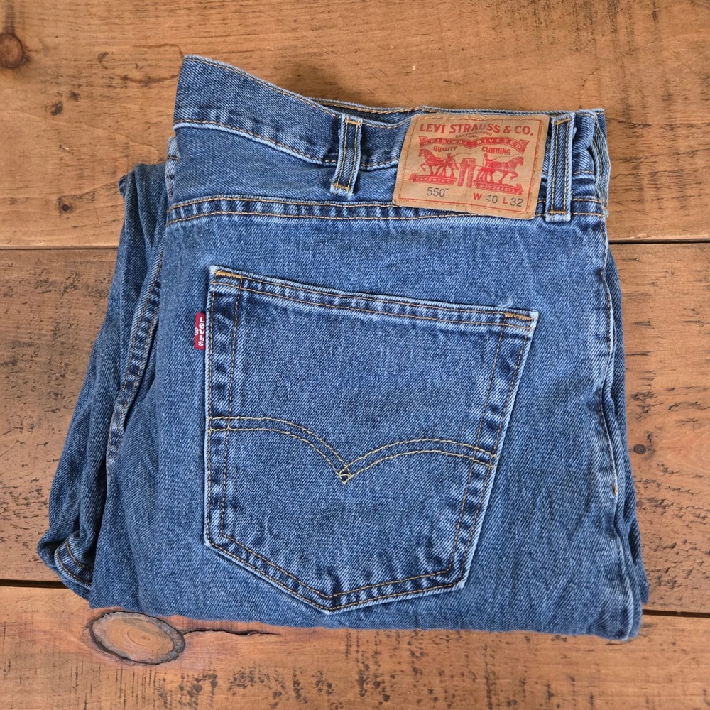 Levi's 550 Relaxed Fit Jeans Mens 40x32 Medium Wash Blue Denim Straight Leg